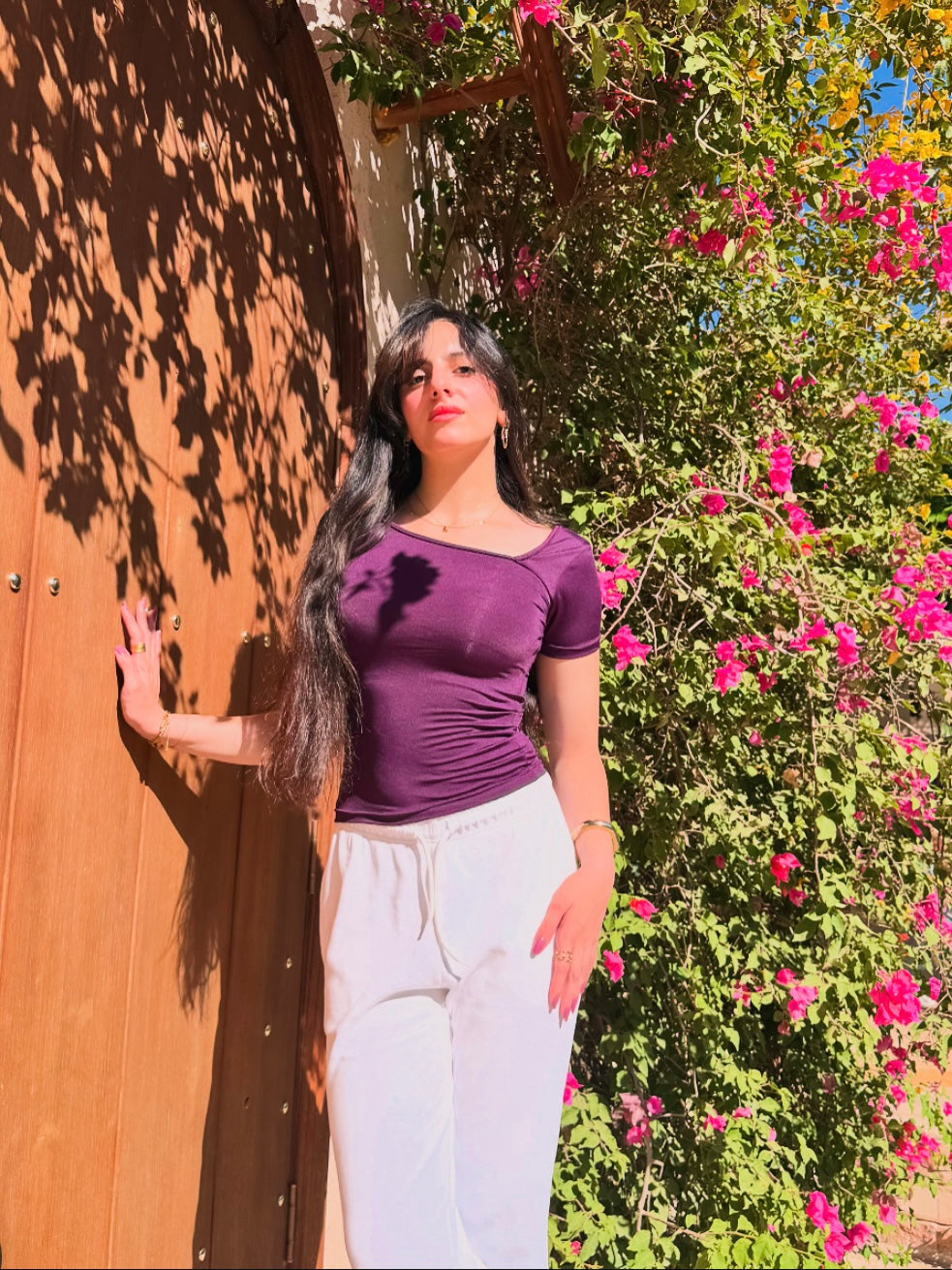 V-Cut short sleeves top