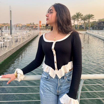 Contrast ruffled top💌