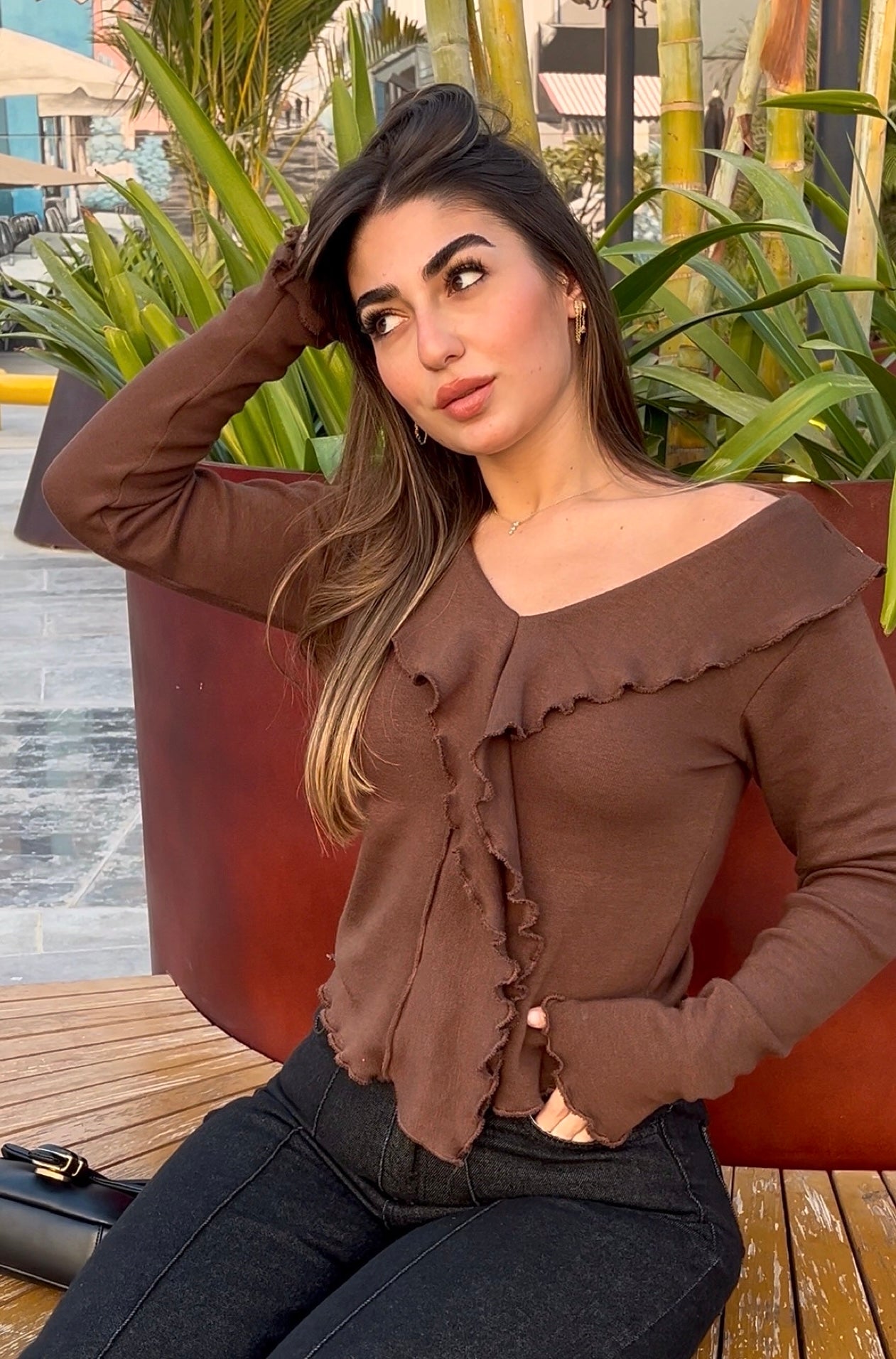 Off-shoulder Ruffled knit top