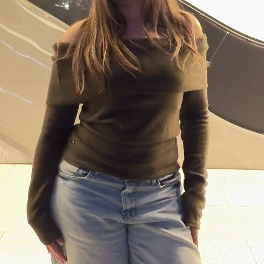 off-shoulder knitted tight top